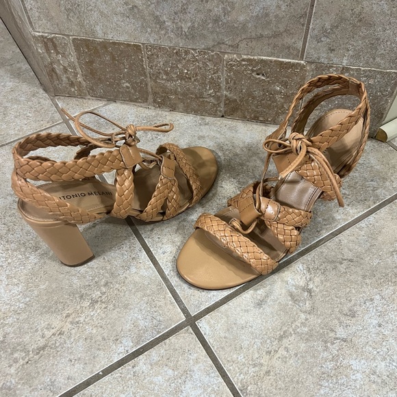 Antonio Melani tan heels size 8 - Picture 2 of 5